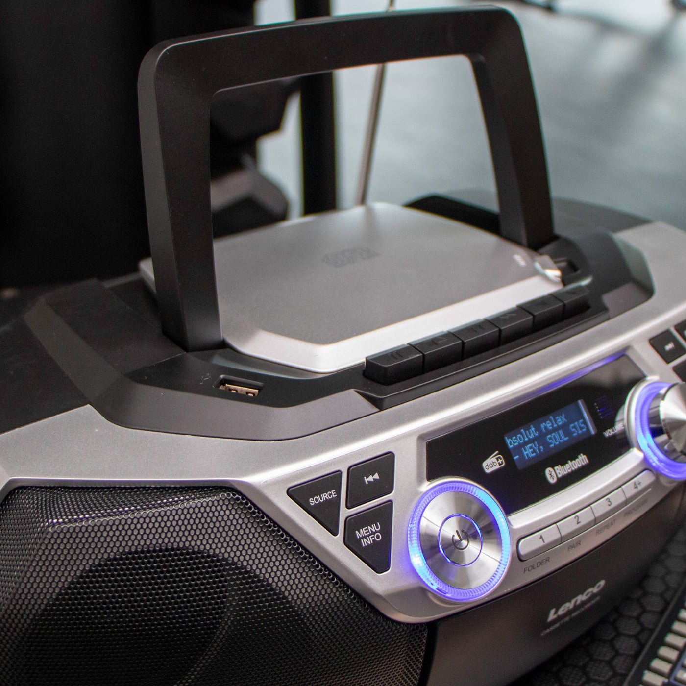 Lenco SCD-720SI - Radio portable DAB+/FM avec Bluetooth®, lecteur CD, cassettes et USB - Argent