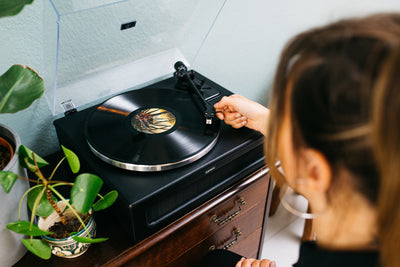 Lenco LS-430BK - Platine vinyle avec 4 haut-parleurs incorporés - Noir