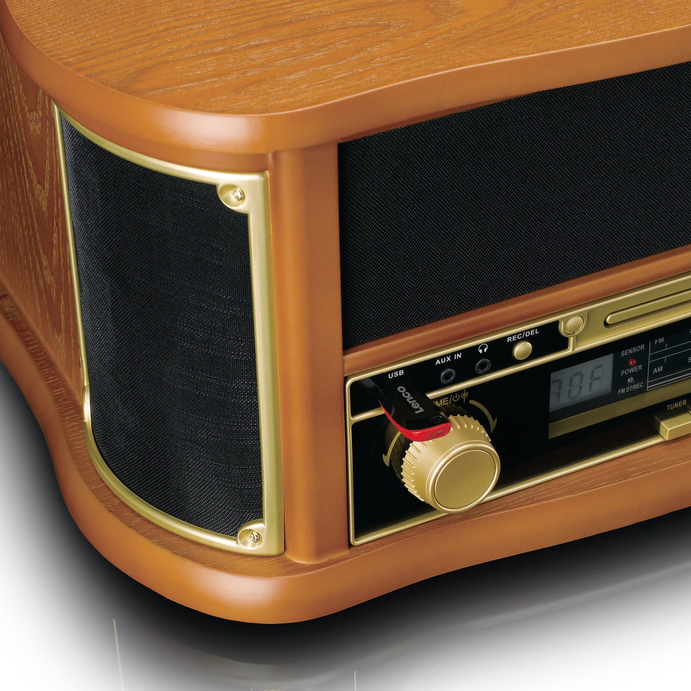 Classic Phono TCD-2551WD - Platine vinyle rétro en bois avec Bluetooth®, radio AM/FM, encodage USB, lecteur CD, lecteur de cassette et haut-parleurs intégrés - Bois