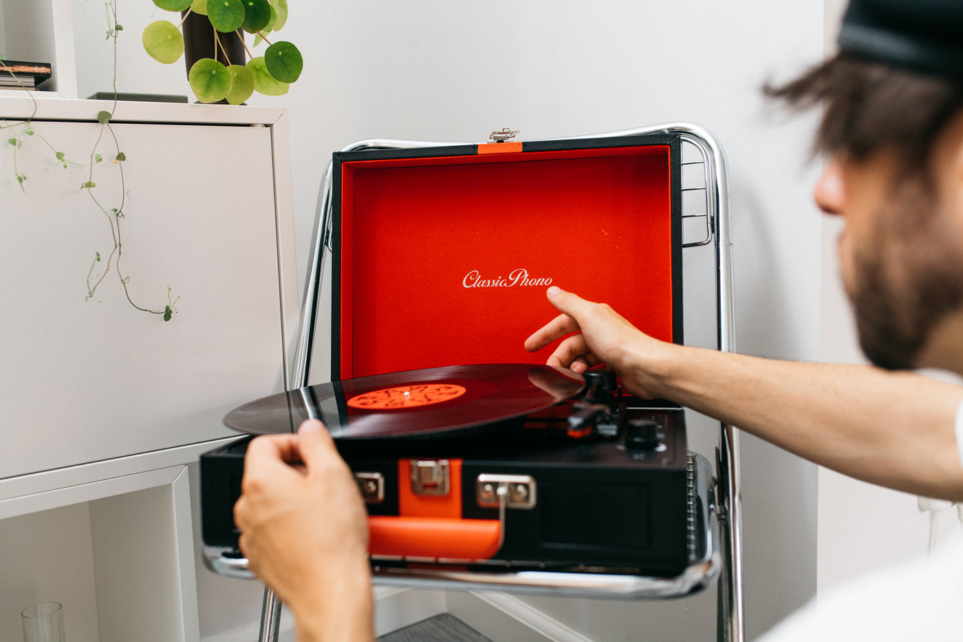 Classic Phono TT-110BKRD - Platine vinyle Bluetooth® avec haut-parleurs intégrés - Noir Rouge