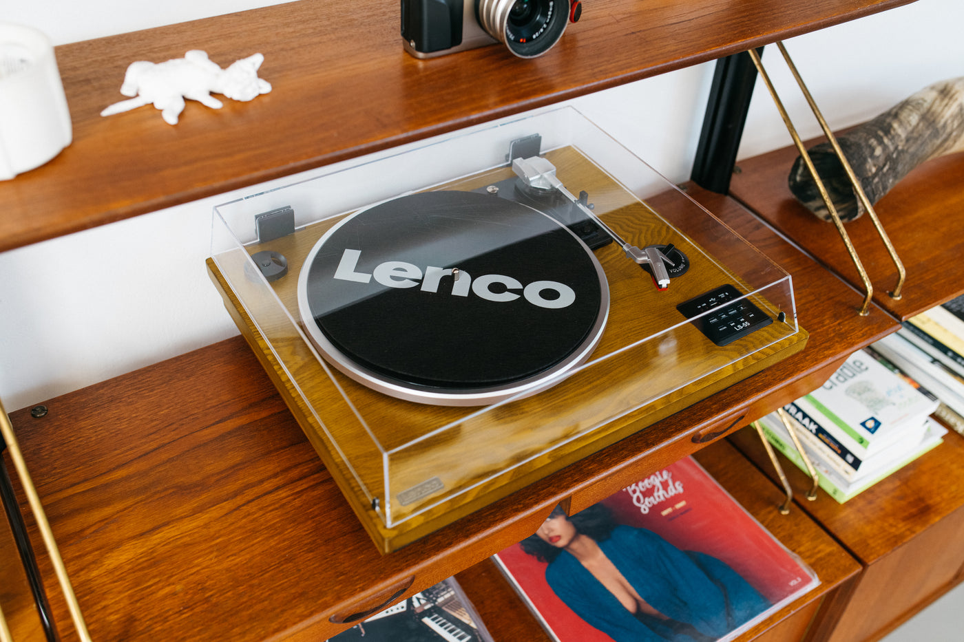 Lenco LS-55WA - Platine vinyle avec Bluetooth®, USB, MP3, haut-parleurs - Bois