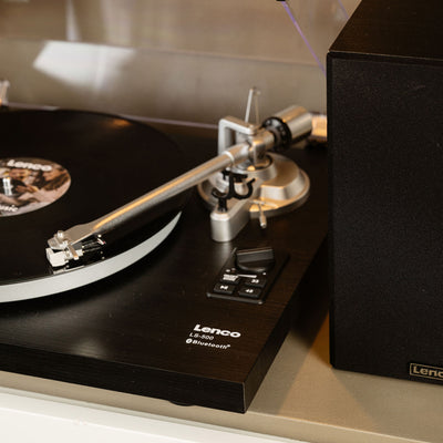 Lenco LS-500BK - Platine avec amplificateur intégré, Bluetooth® et deux enceintes externes - Noir