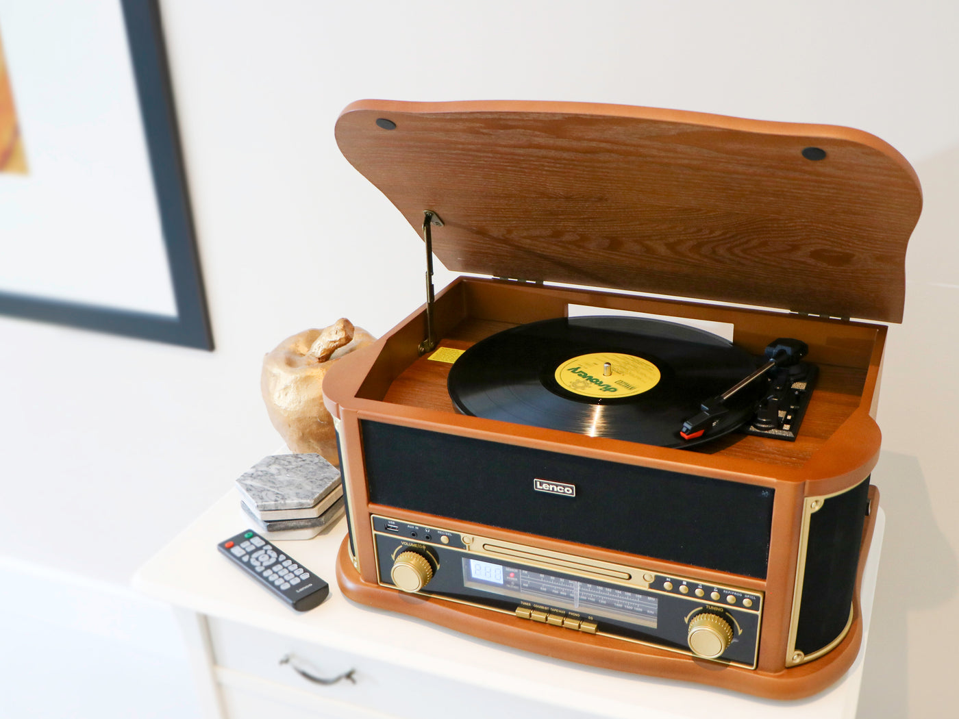 Classic Phono TCD-2551WD - Platine vinyle rétro en bois avec Bluetooth®, radio AM/FM, encodage USB, lecteur CD, lecteur de cassette et haut-parleurs intégrés - Bois