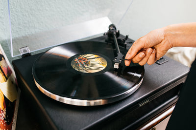 Lenco LS-430BK - Platine vinyle avec 4 haut-parleurs incorporés - Noir