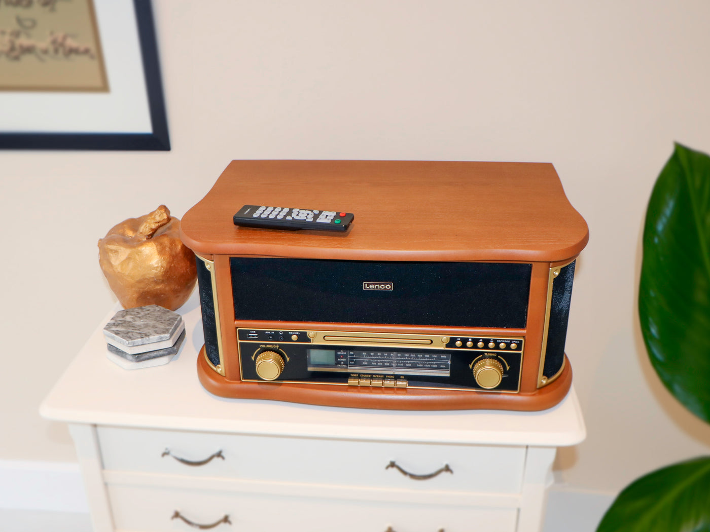 Classic Phono TCD-2551WD - Platine vinyle rétro en bois avec Bluetooth®, radio AM/FM, encodage USB, lecteur CD, lecteur de cassette et haut-parleurs intégrés - Bois