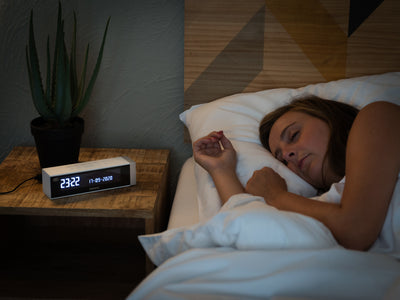 Lenco CR-630WH - Radio-réveil stéréo DAB+/FM avec connexion USB et entrée AUX - Blanc