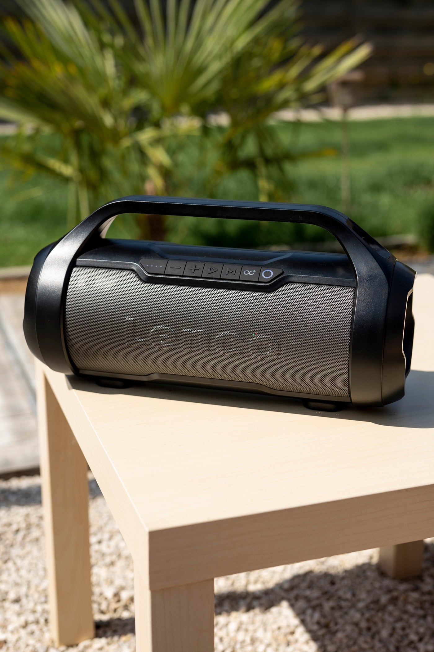 Lenco SPR-070BK - Enceinte Bluetooth® étanche avec radio FM, lecteur USB/SD et effets lumineux - Noir