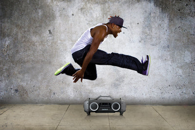 Lenco SPR-200BK - Enceinte Bluetooth® étanche avec radio FM, lecteur USB/micro SD et effets lumineux - Noir