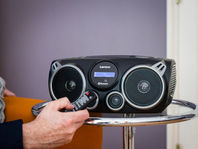 Lenco SCD-685BK - Radio DAB+/FM/lecteur CD portable avec connexions Bluetooth® et USB et emplacement pour carte SD - Noir