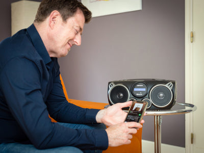 Lenco SCD-685BK - Radio DAB+/FM/lecteur CD portable avec connexions Bluetooth® et USB et emplacement pour carte SD - Noir