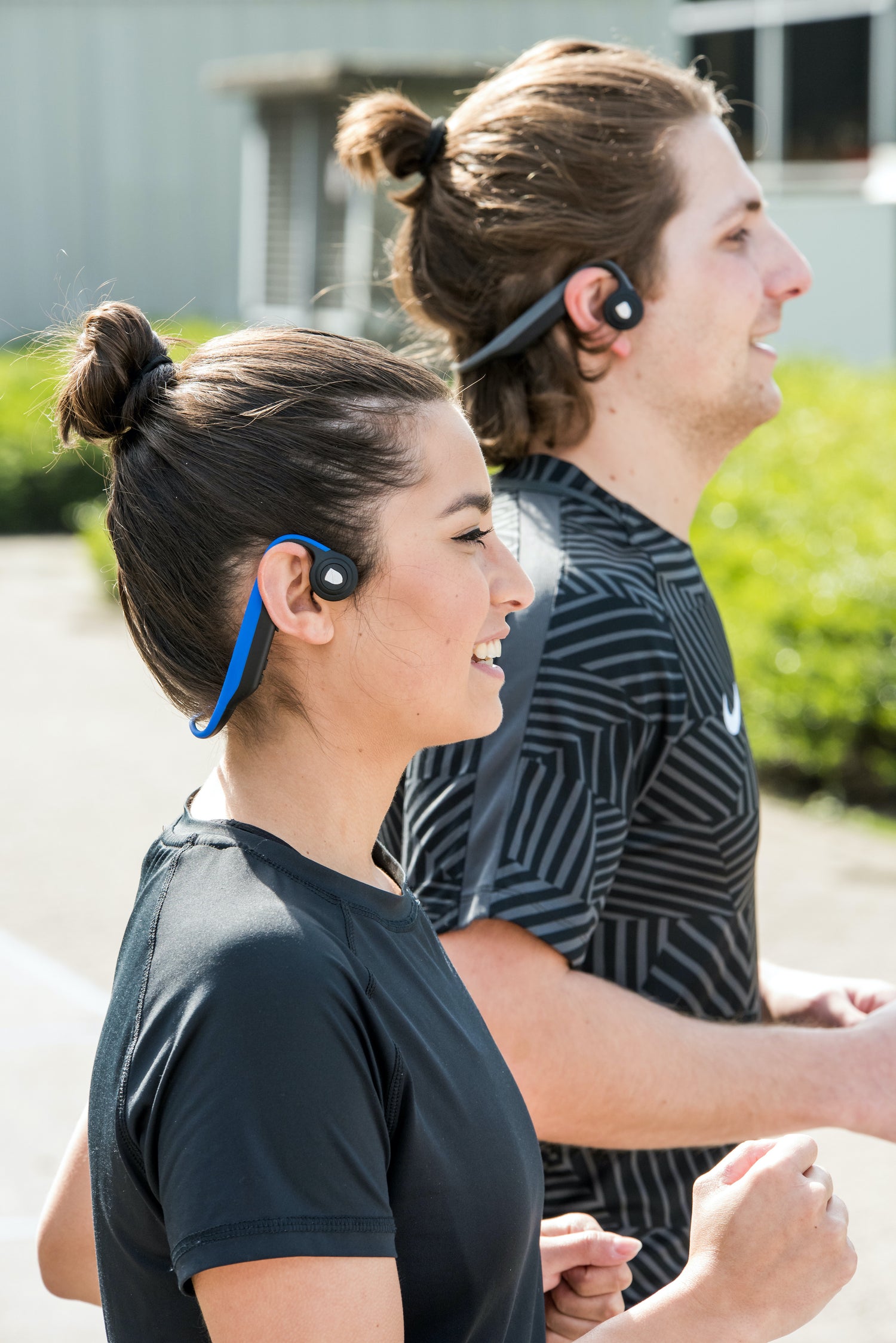 Lenco BCH-1000BU - Casque Bluetooth® à conduction osseuse, bleu